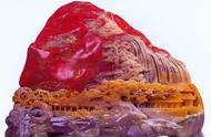 血玉的魅力：比翡翠红翡更迷人，一块鸡血王价值6亿